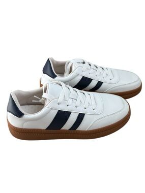 Women’s Sneakers with Navy Stripes and Gum Sole